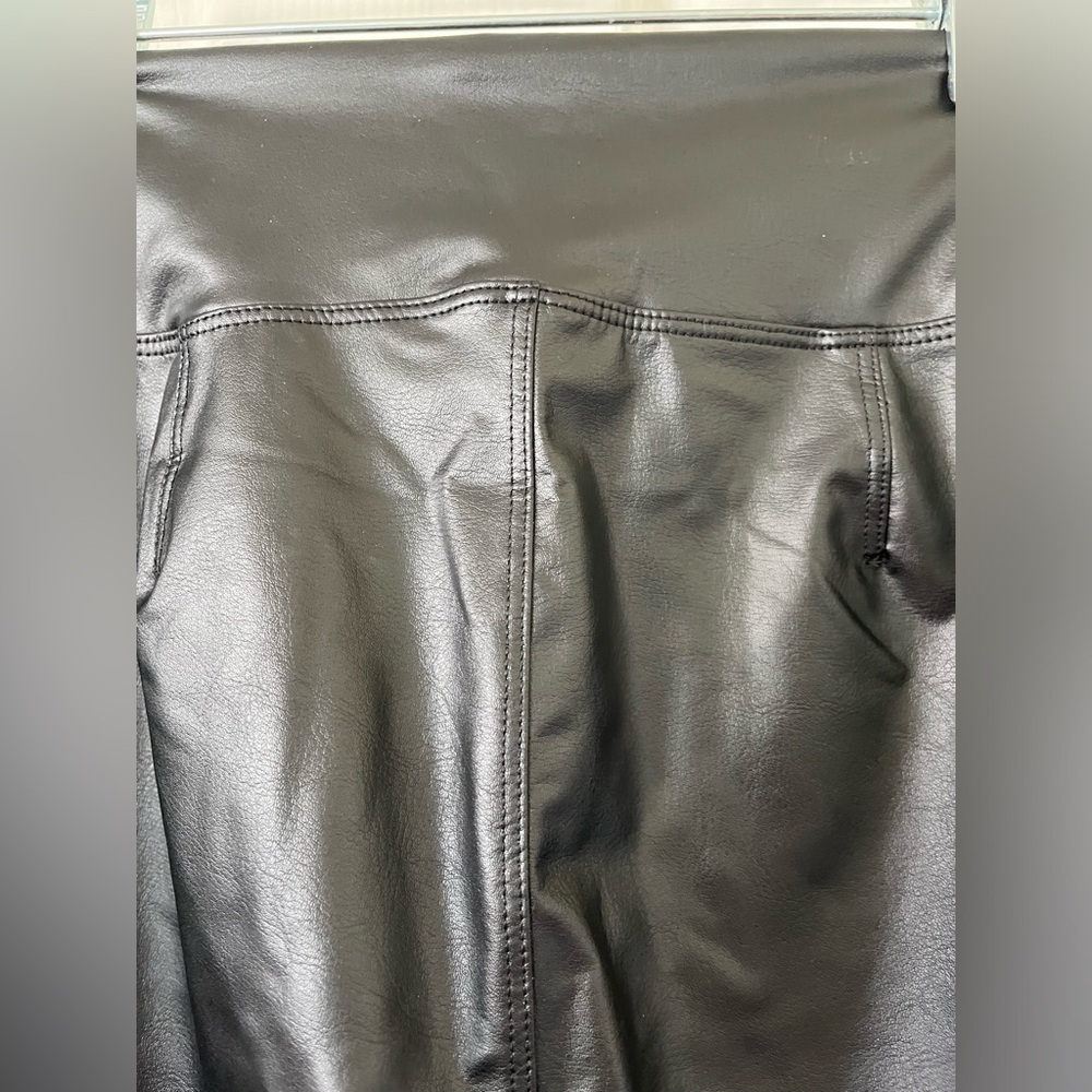Aerie Offline faux leather leggings, NWT - Picture 6 of 8